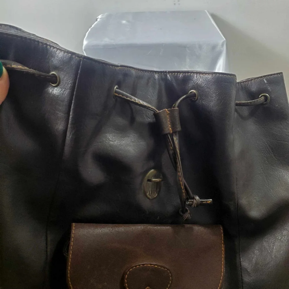 Vintage Leather Unisex Backpack - Picture 9 of 11